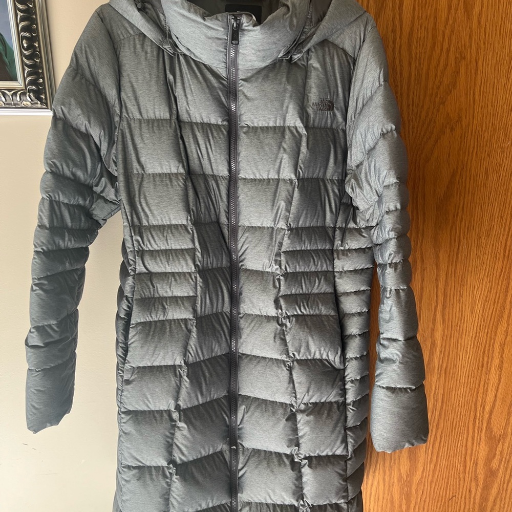 WINTER IS COMING!  Women’s The North Face Metropolis Down Coat  (with Gloves)